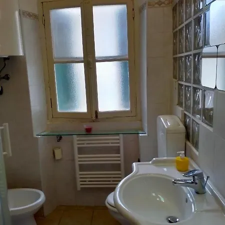 Guest House Vicolo Dell'Olivone Lägenhet Sanremo